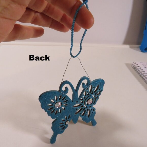 Butterfly with SUNFLOWER DESIGN Laser Cut Wooden Ornament Hangs - Picture 4 of 6